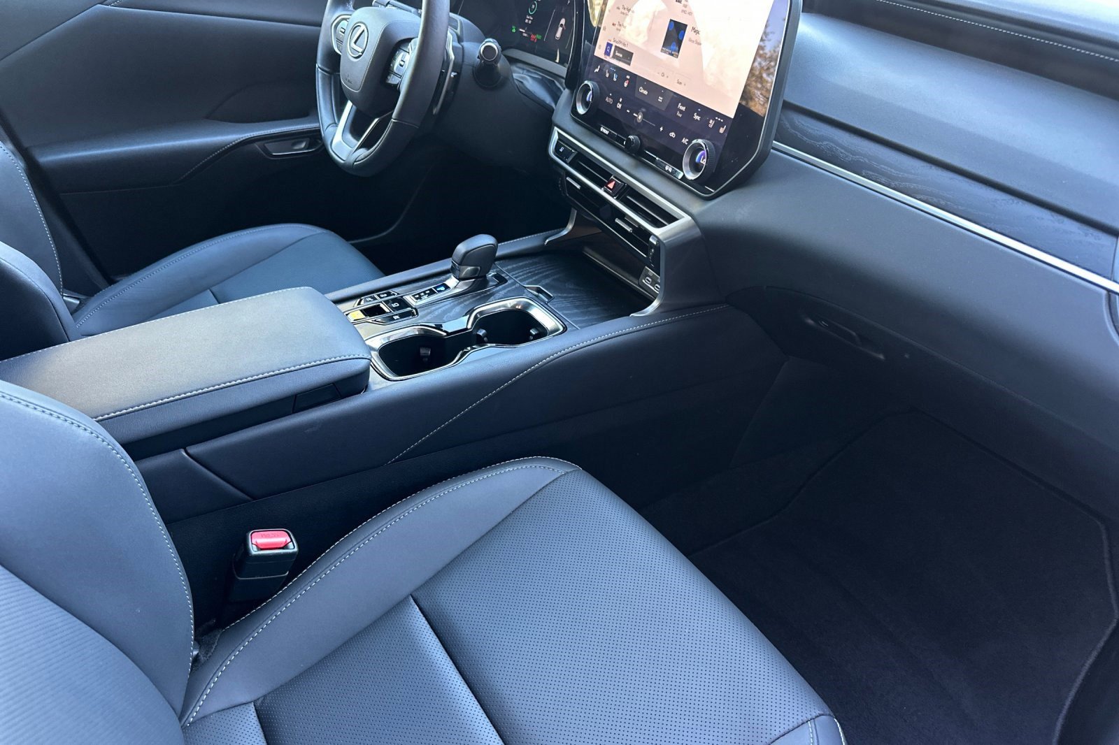 Certified 2025 Lexus RX 350h w/ Convenience Package image 20