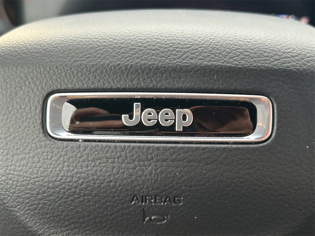 Used 2025 Jeep Grand Cherokee L Limited image 41