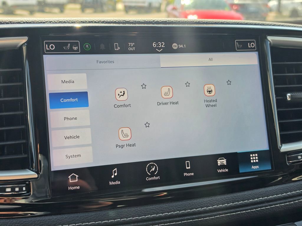 Used 2023 Chrysler Pacifica Touring-L image 25