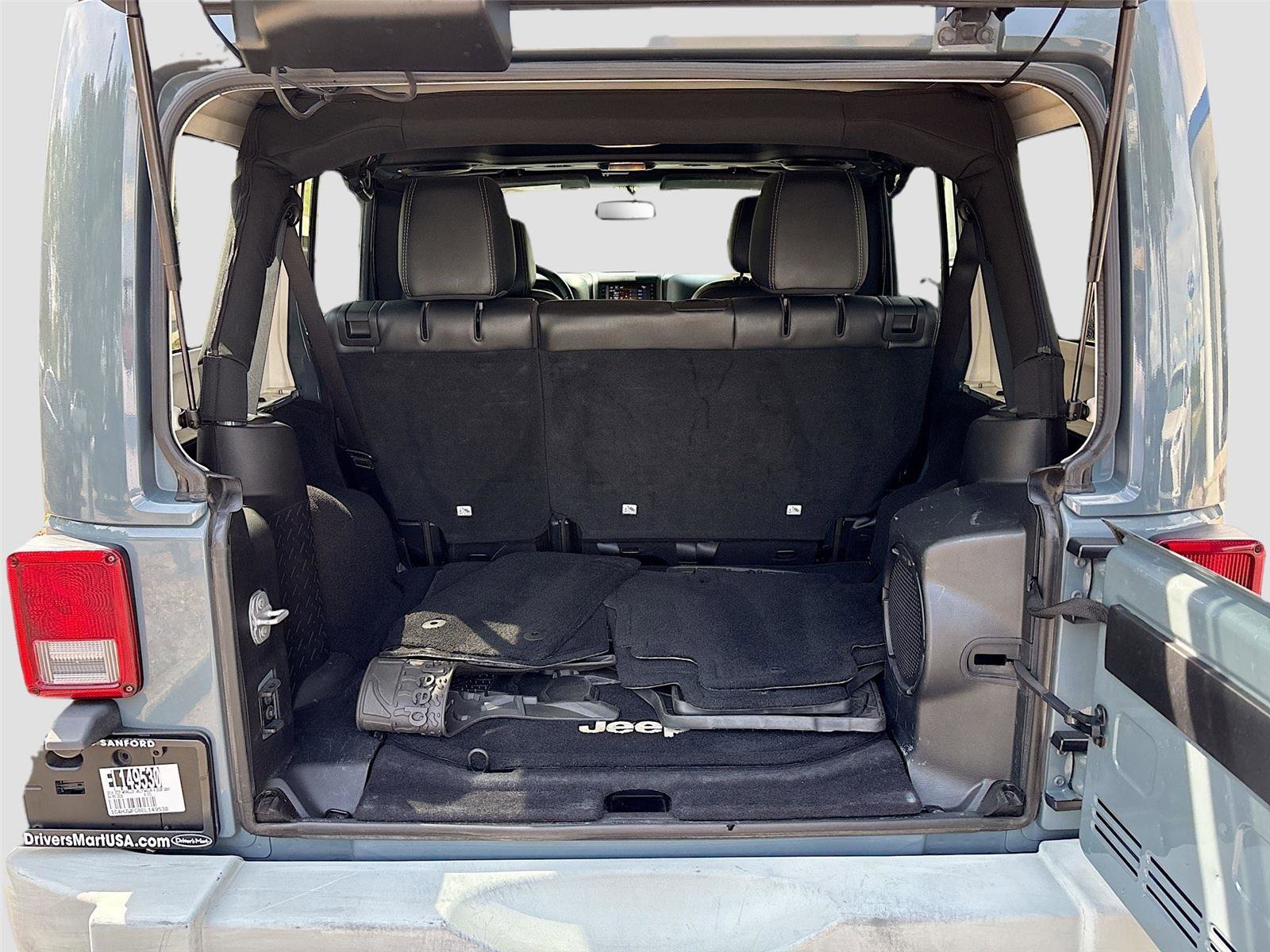 Used 2014 Jeep Wrangler Unlimited Rubicon w/ Connectivity Group AWD/4WD image 24