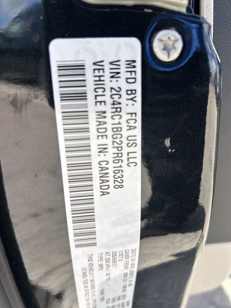 Certified 2023 Chrysler Pacifica Touring-L image 47