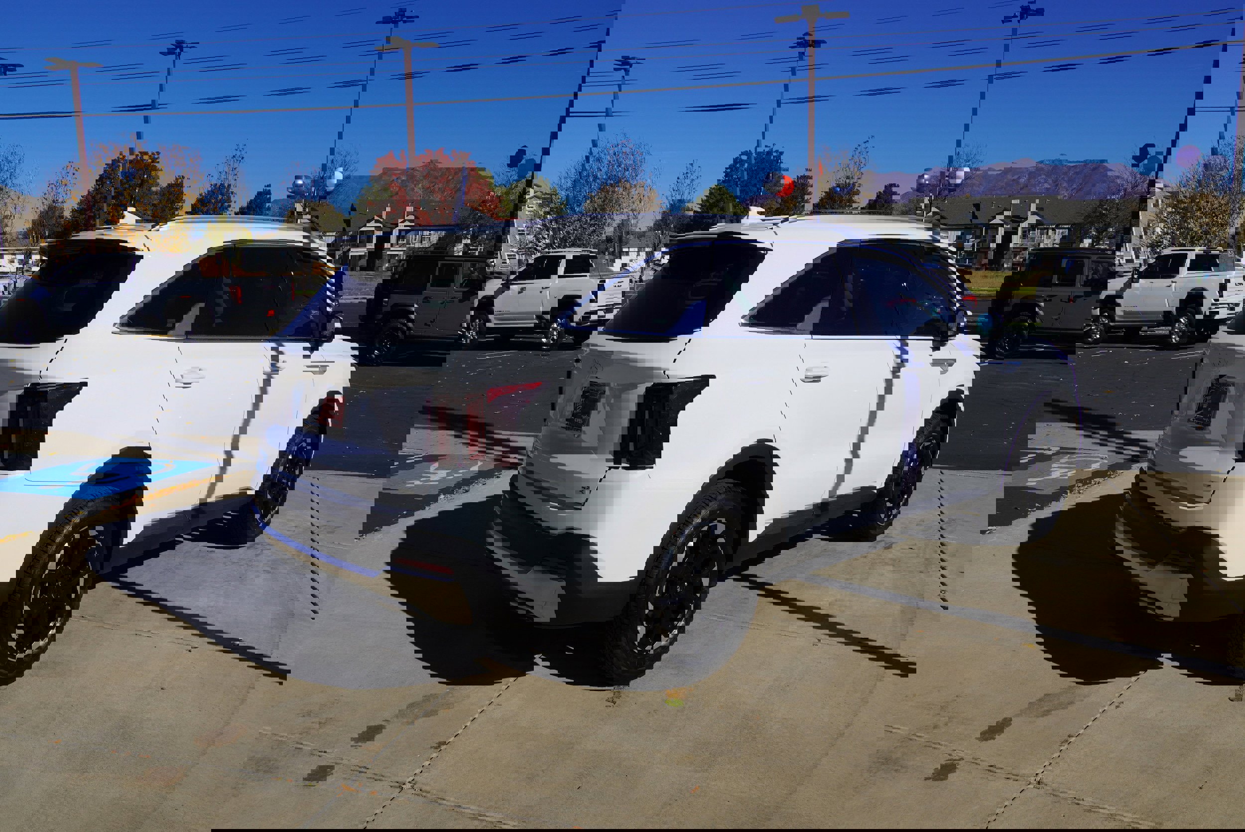 Used 2024 Kia Sorento S image 8