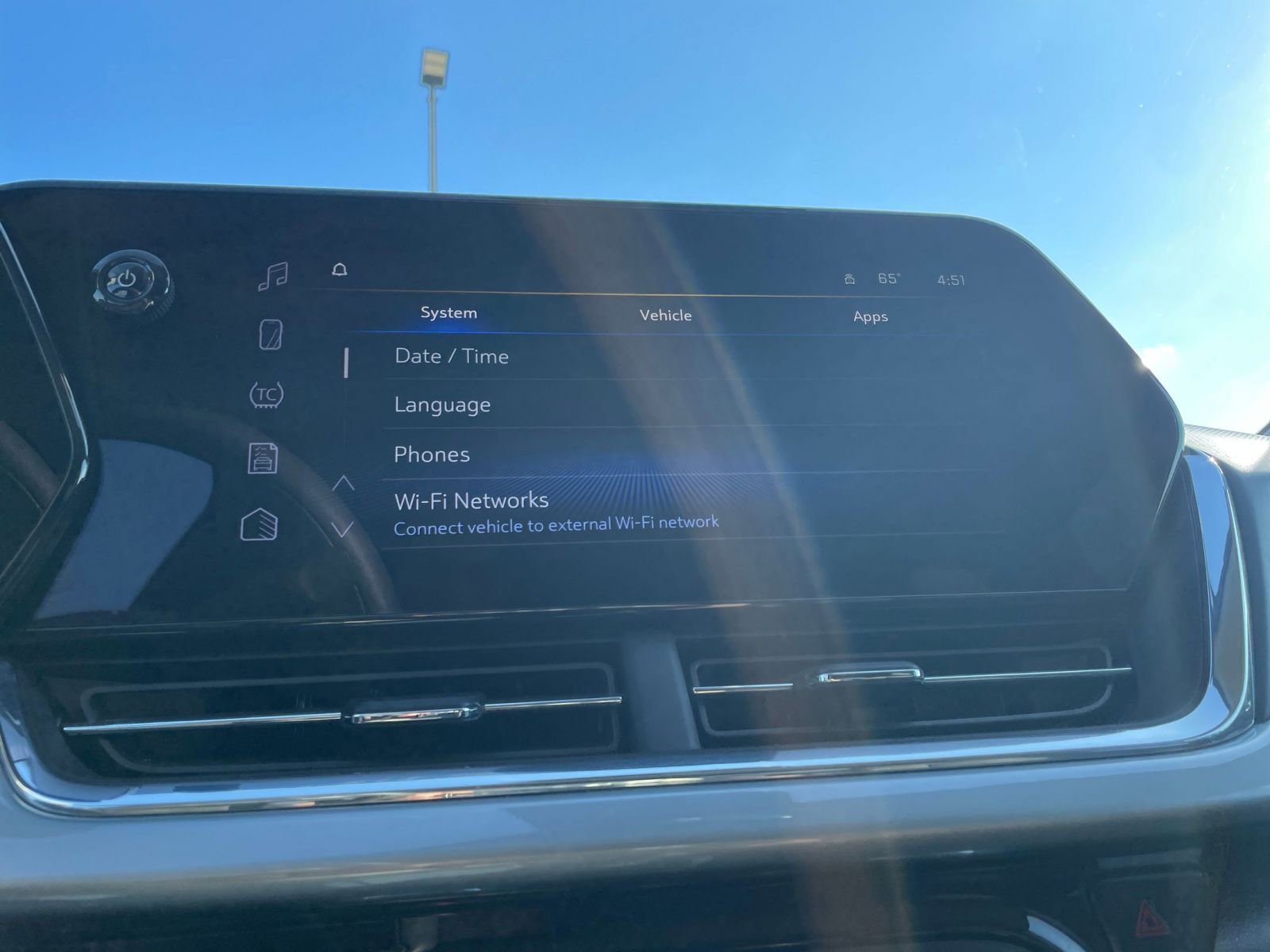 Used 2025 Chevrolet Trax LT image 20