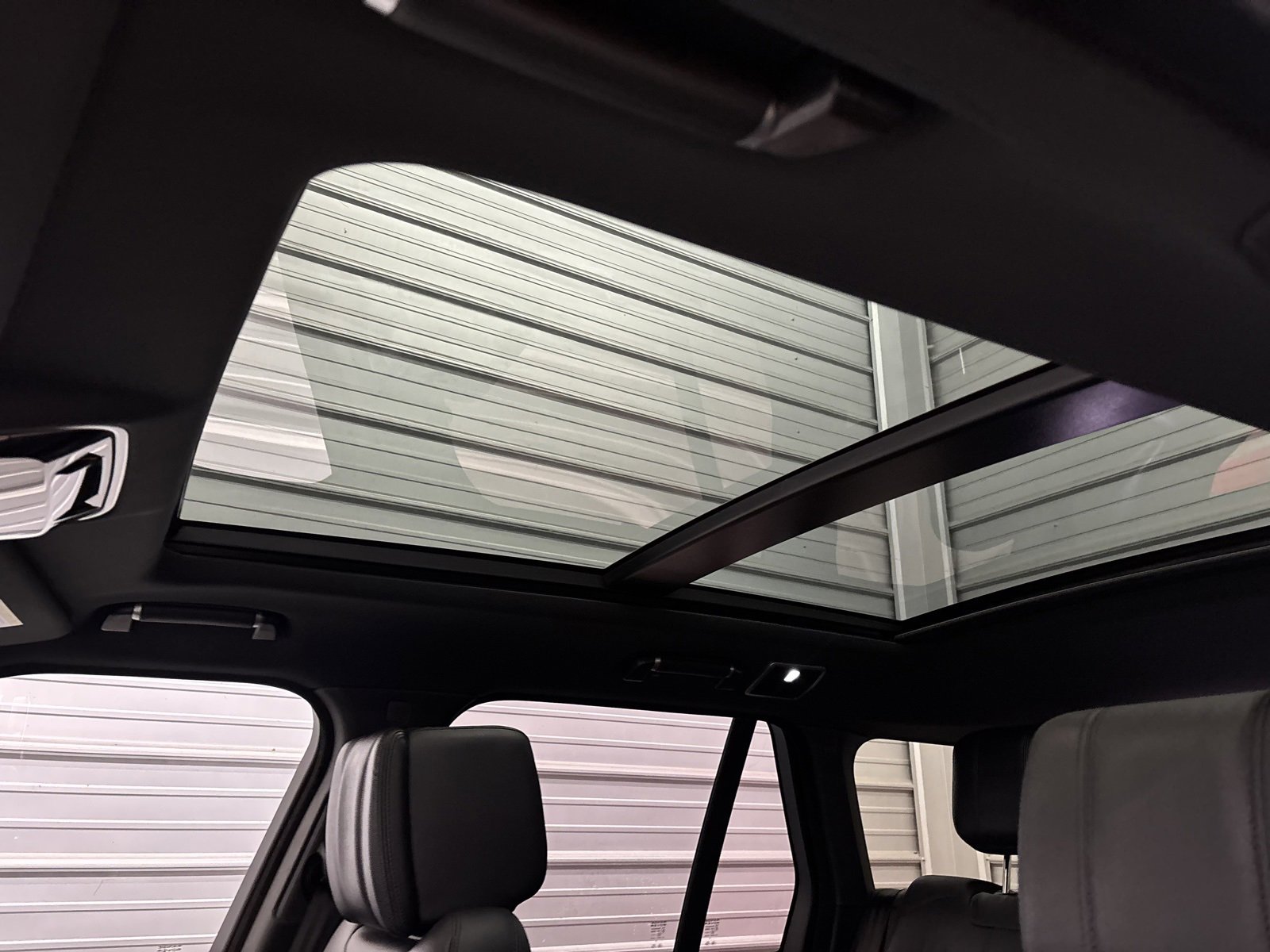 Used 2018 Land Rover Range Rover 3.0L V6 Supercharged image 26