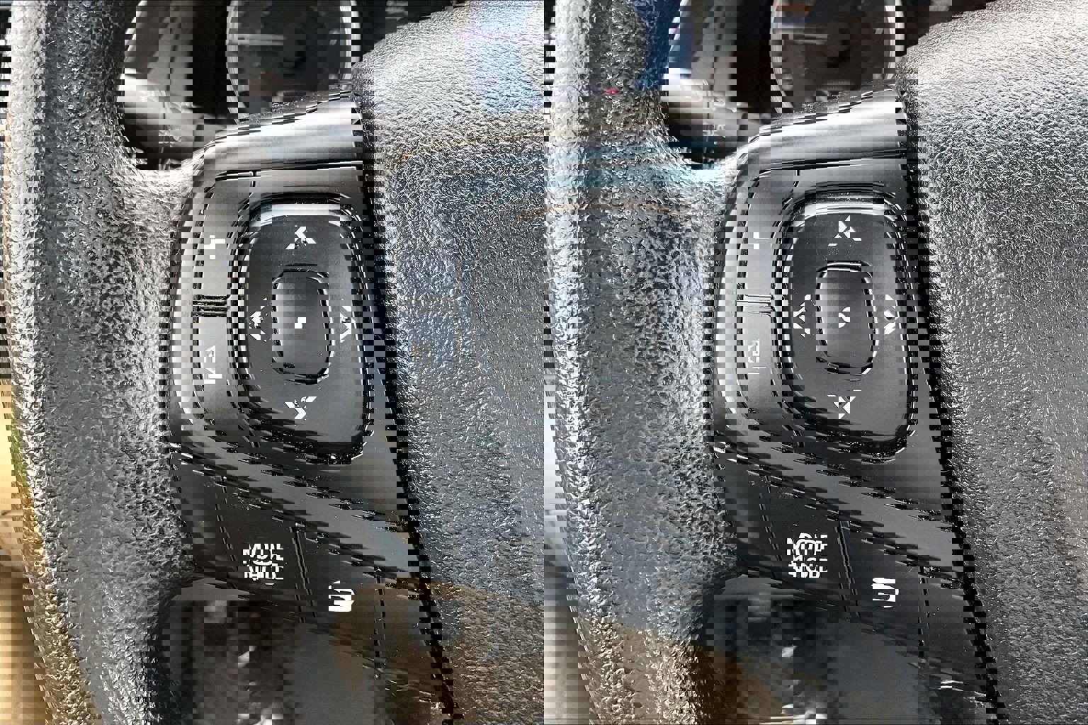 Used 2016 Toyota Camry LE image 17