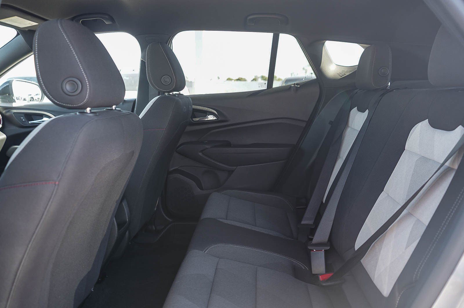 Used 2026 Chevrolet Trax RS FWD image 19