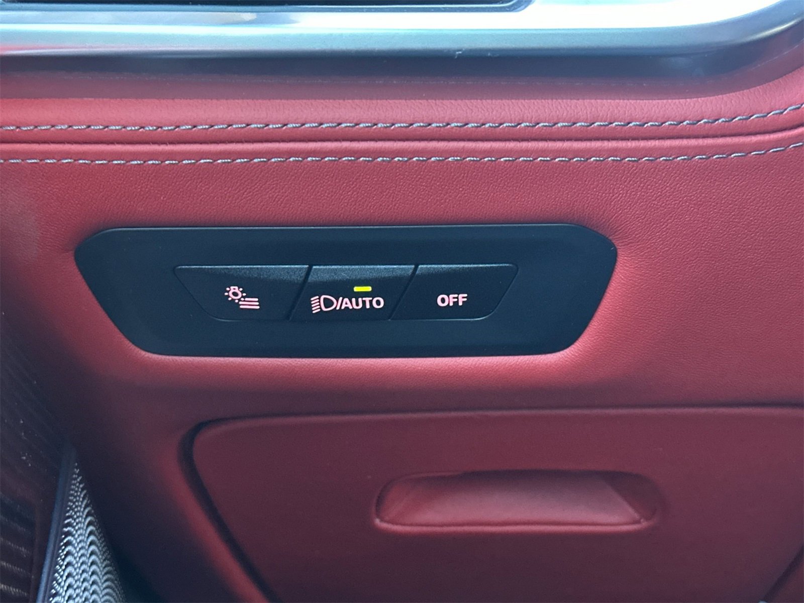 Used 2025 BMW X6 M Competition w/ Executive Package image 31