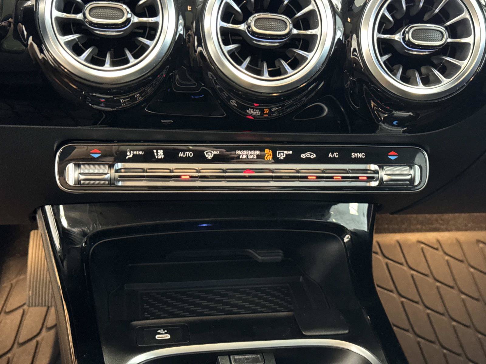 Certified 2024 Mercedes-Benz CLA 250 4MATIC image 18