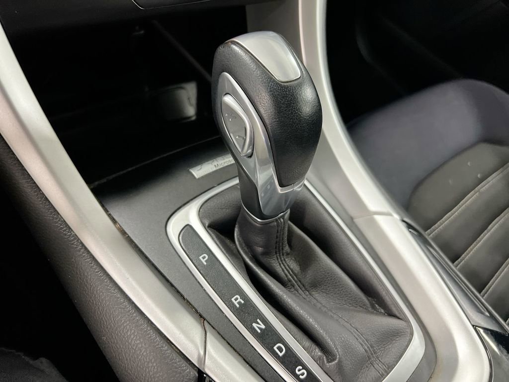 Used 2013 Ford Fusion SE FWD image 16