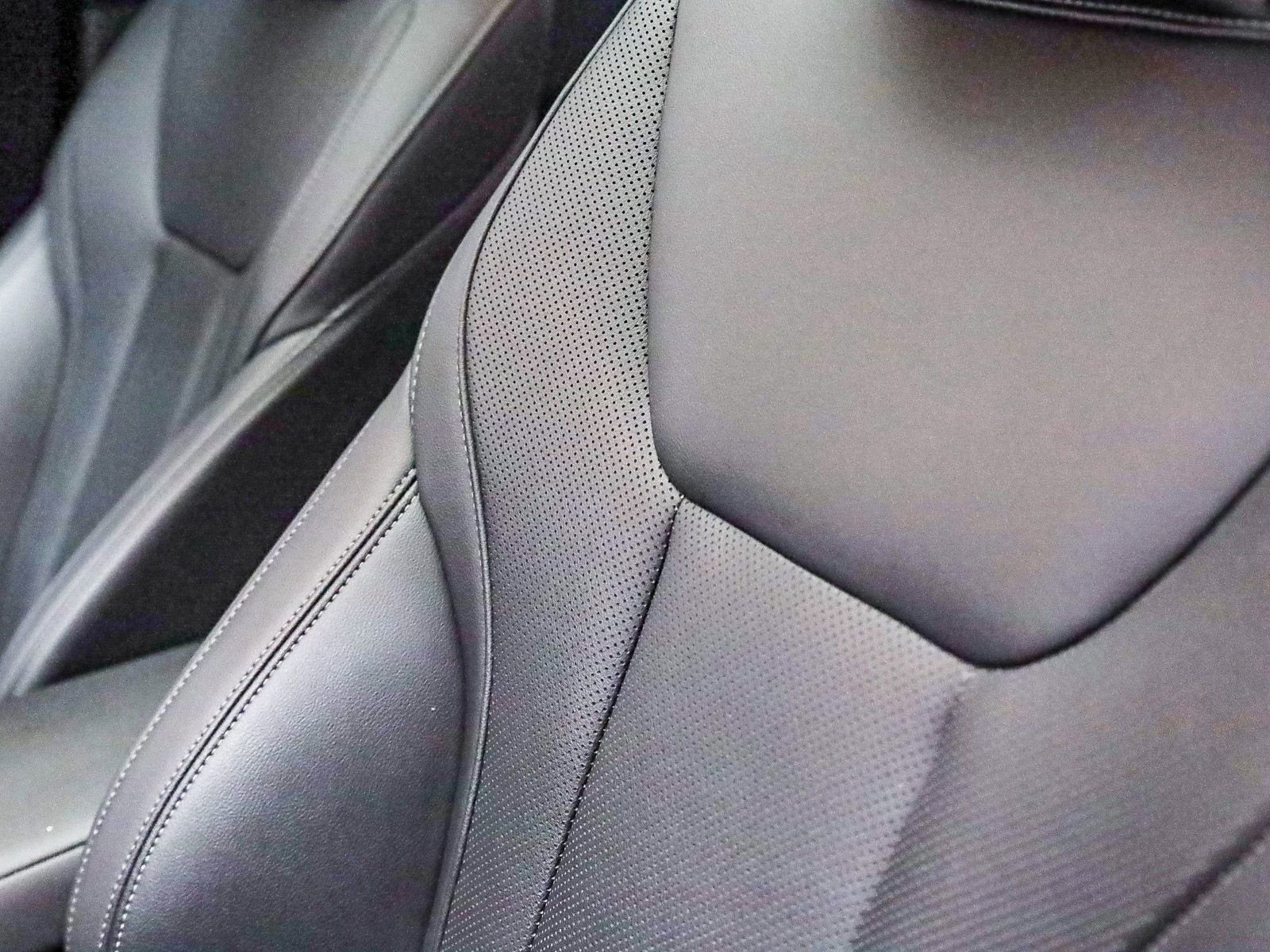 Certified 2024 BMW 330i Sedan w/ Convenience Package RWD image 23