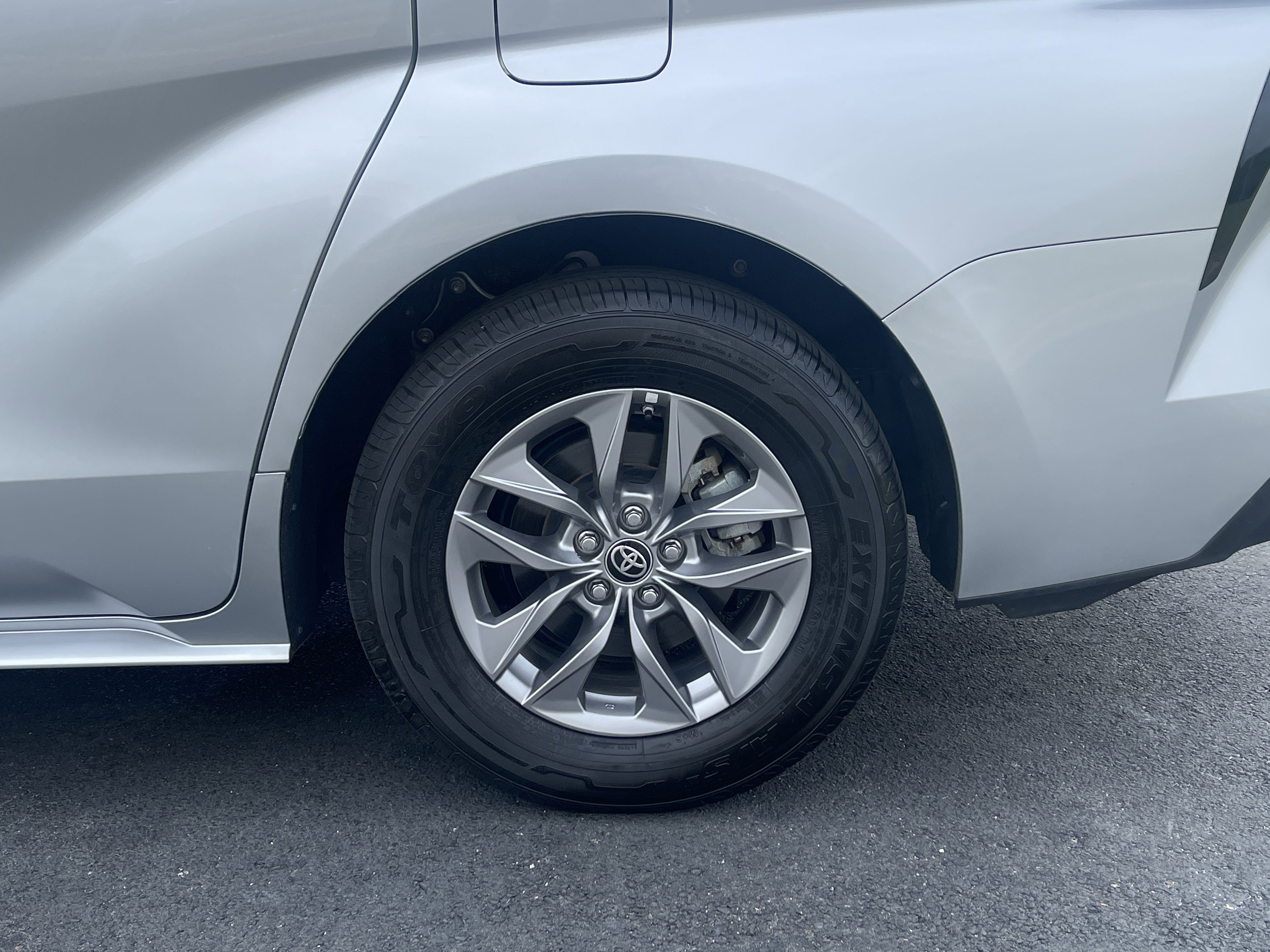 Used 2021 Toyota Sienna LE image 35