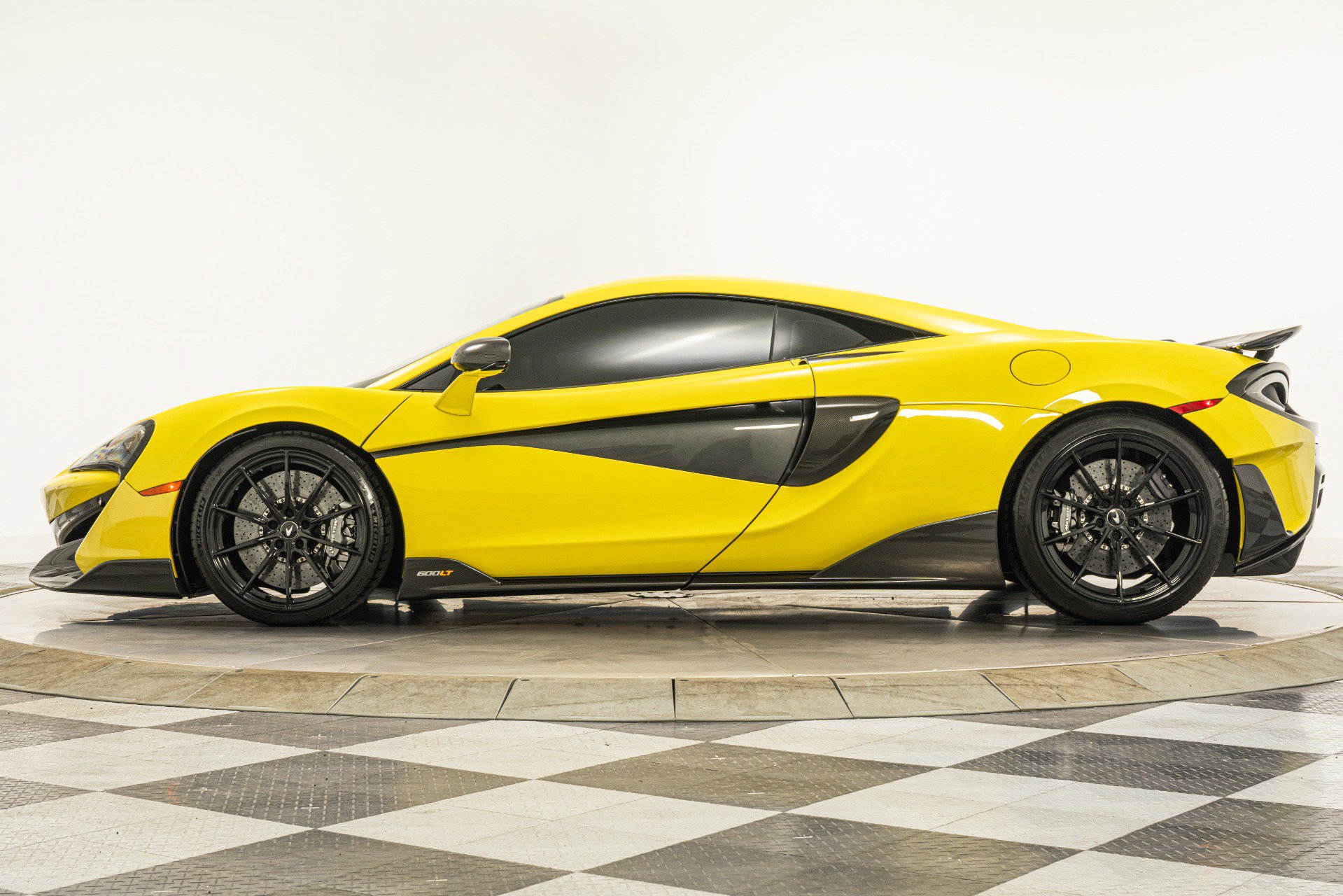 Used 2019 McLaren 600LT RWD image 6
