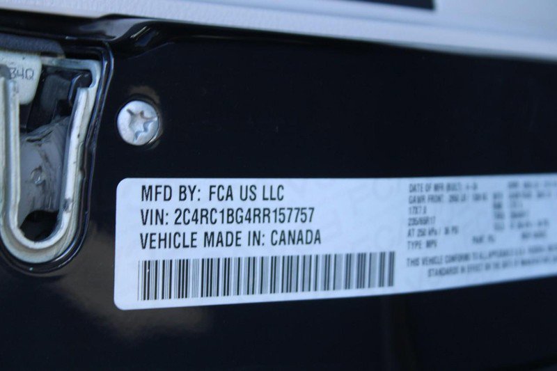 Used 2024 Chrysler Pacifica Touring-L image 17