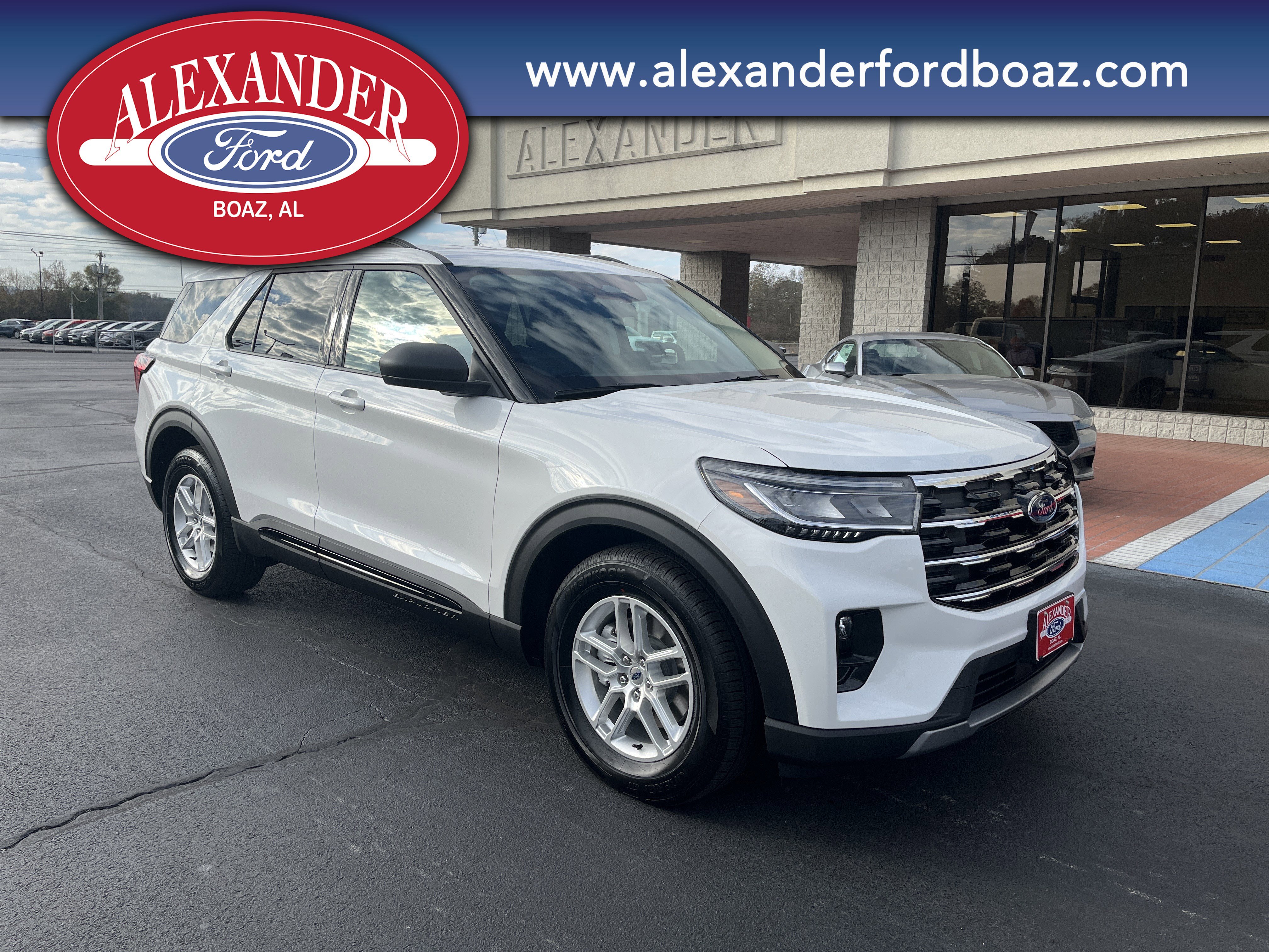 New 2026 Ford Explorer Active w/ Active Comfort Package RWD image 3