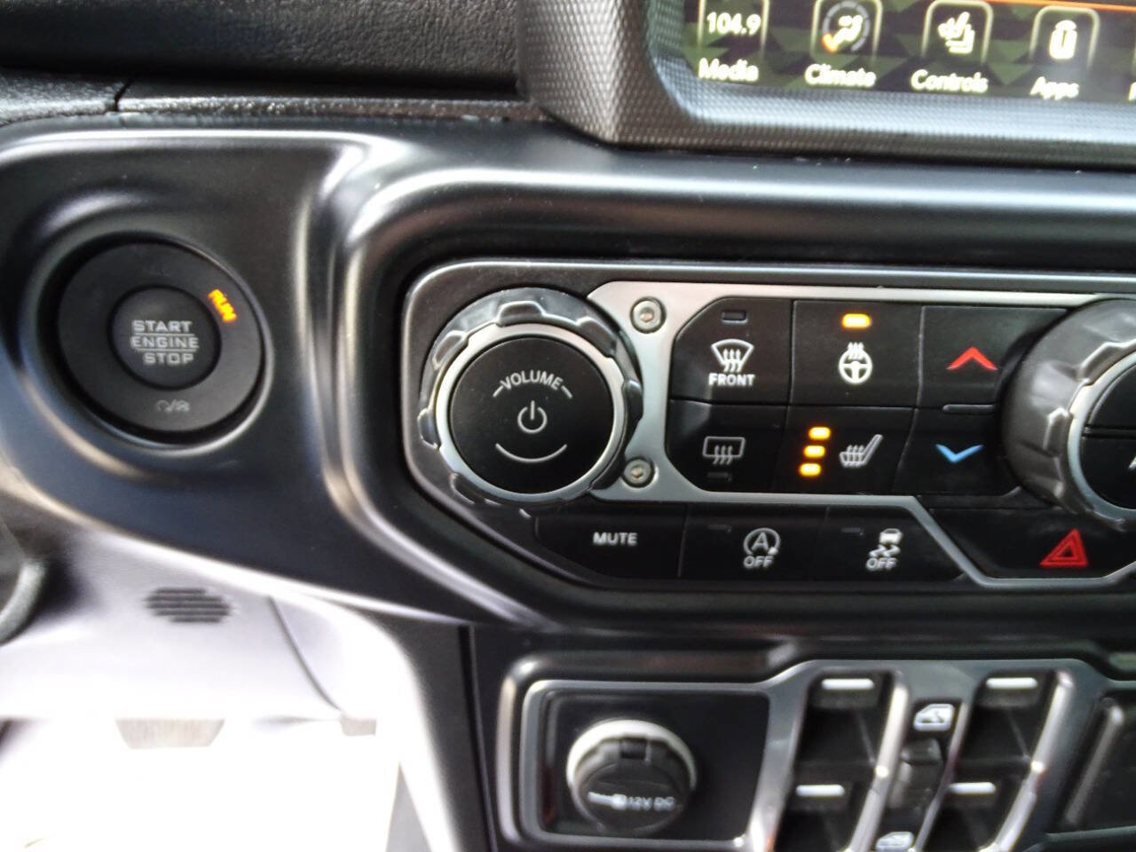 Used 2021 Jeep Wrangler High Altitude image 32