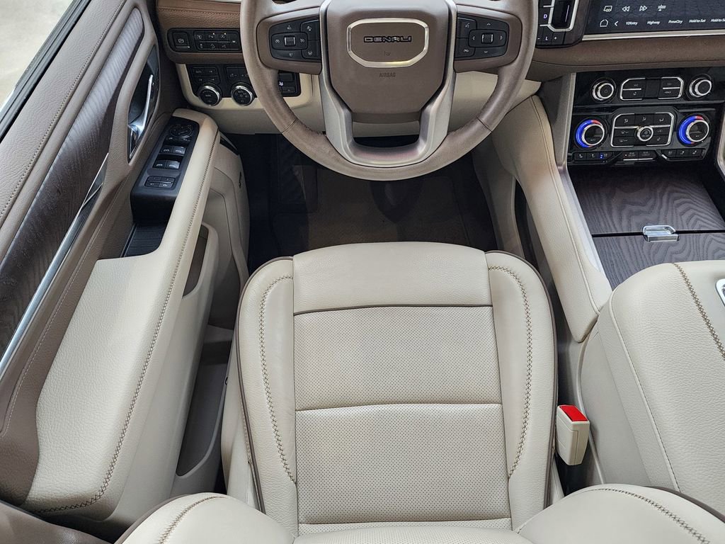Used 2024 GMC Yukon Denali w/ Denali Reserve Package AWD/4WD image 12
