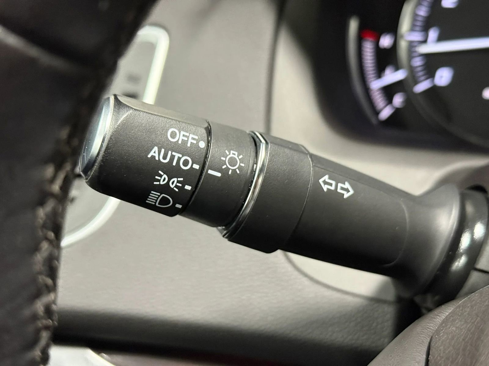 Used 2017 Acura TLX FWD image 29