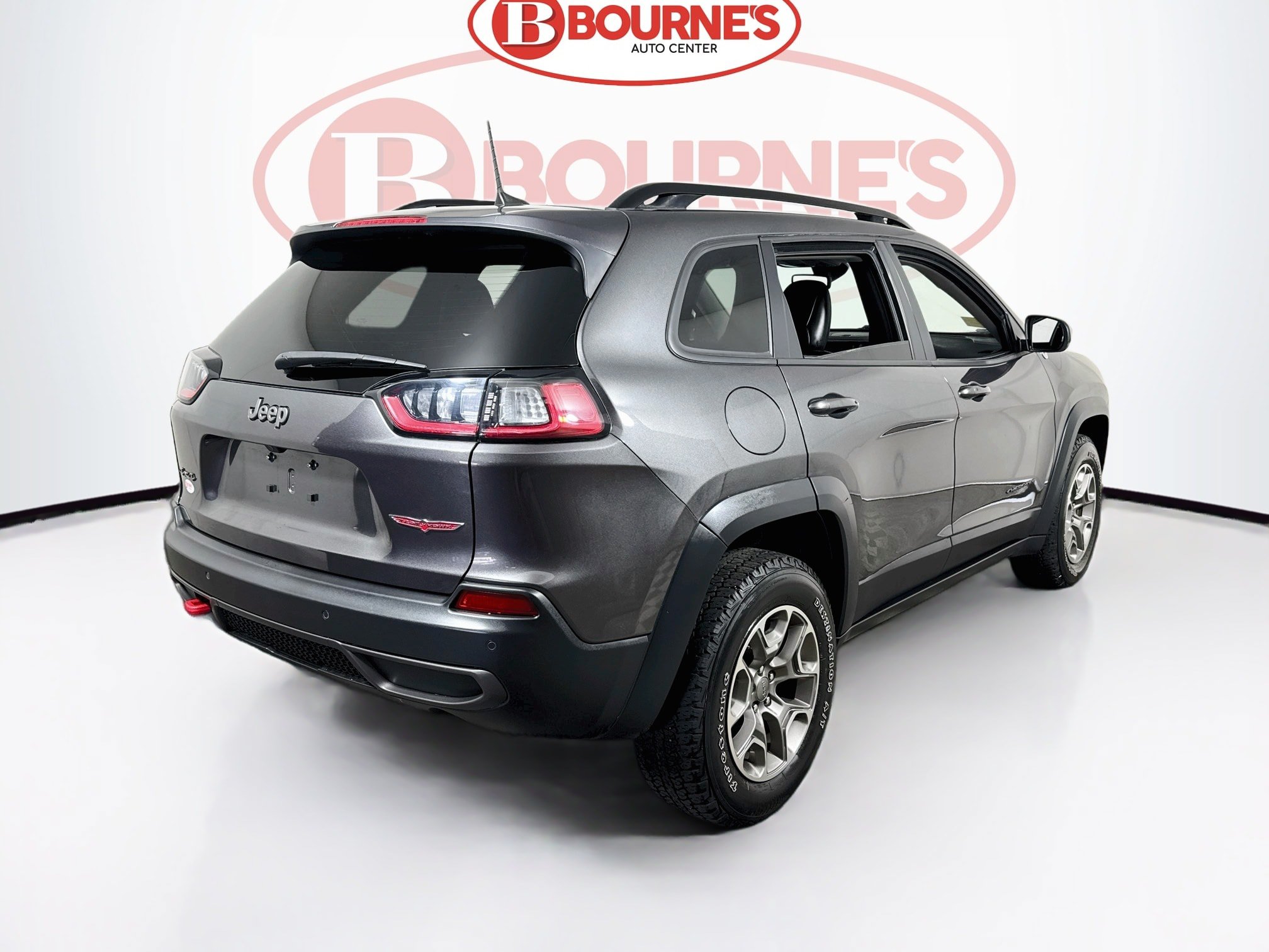 Used 2022 Jeep Cherokee Trailhawk w/ Comfort/Convenience Group AWD/4WD image 9