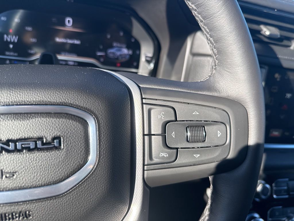 Used 2023 GMC Yukon Denali w/ Denali Reserve Package image 20