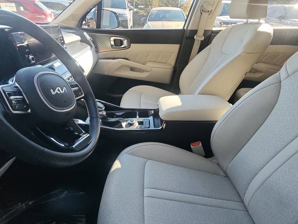 Used 2023 Kia Sorento SX image 6