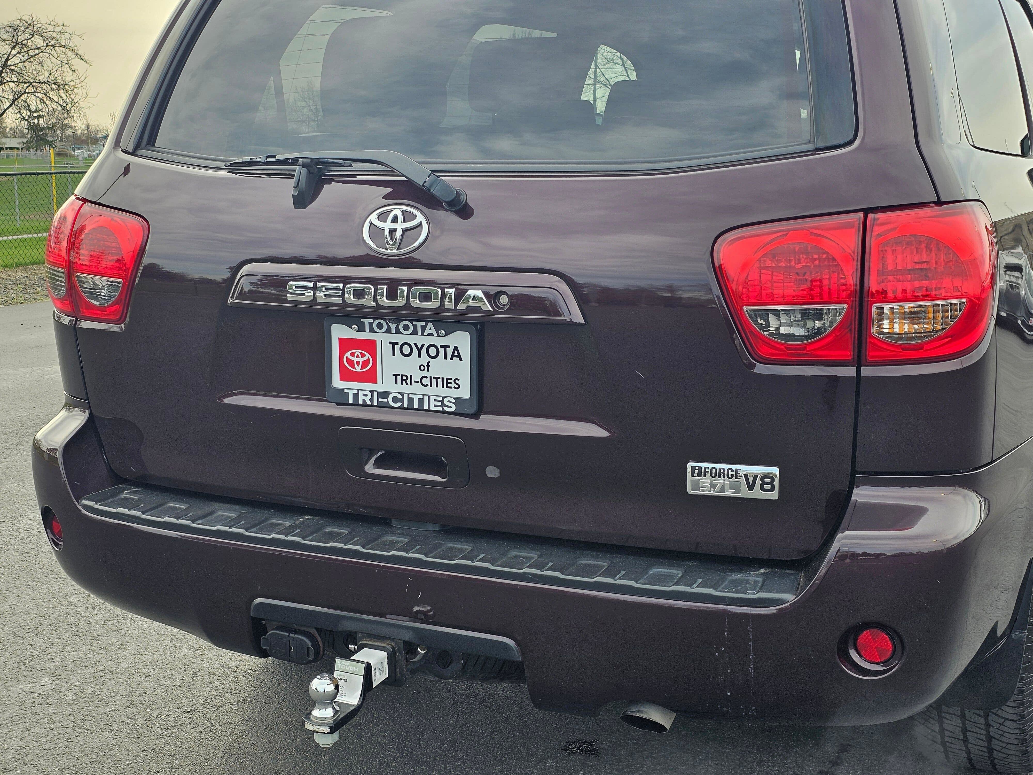 Used 2016 Toyota Sequoia SR5 AWD/4WD image 13