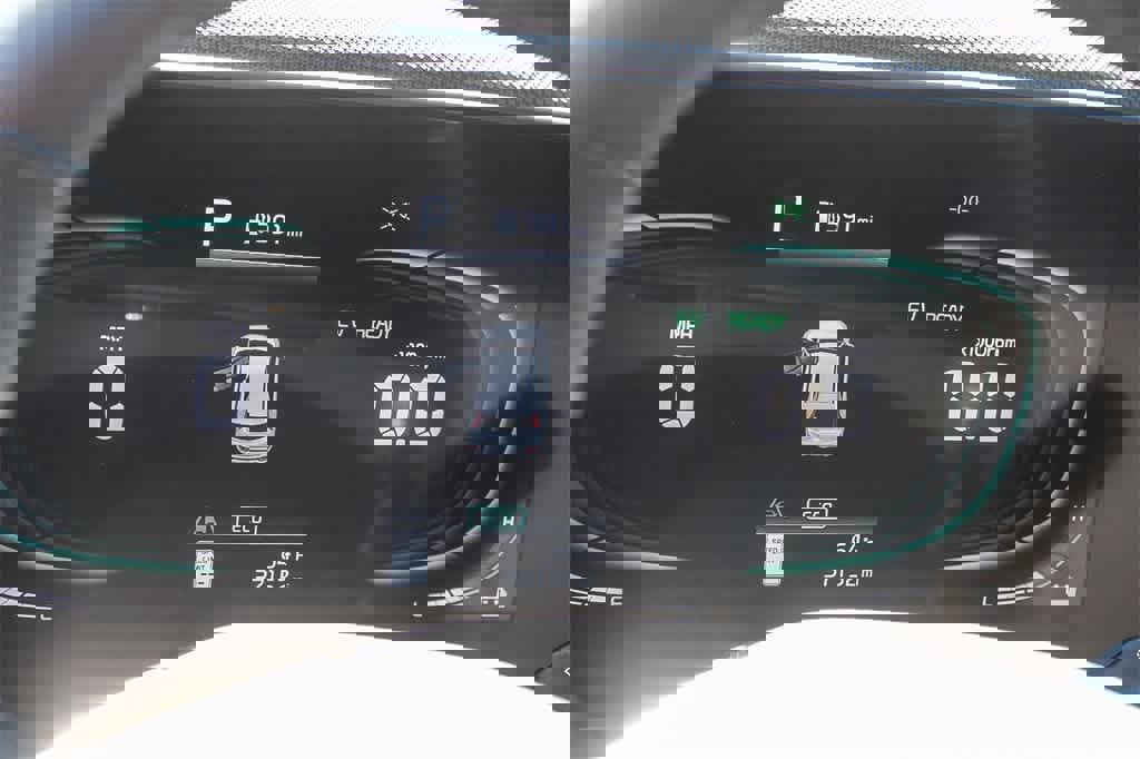 Used 2023 Kia Niro EX image 32