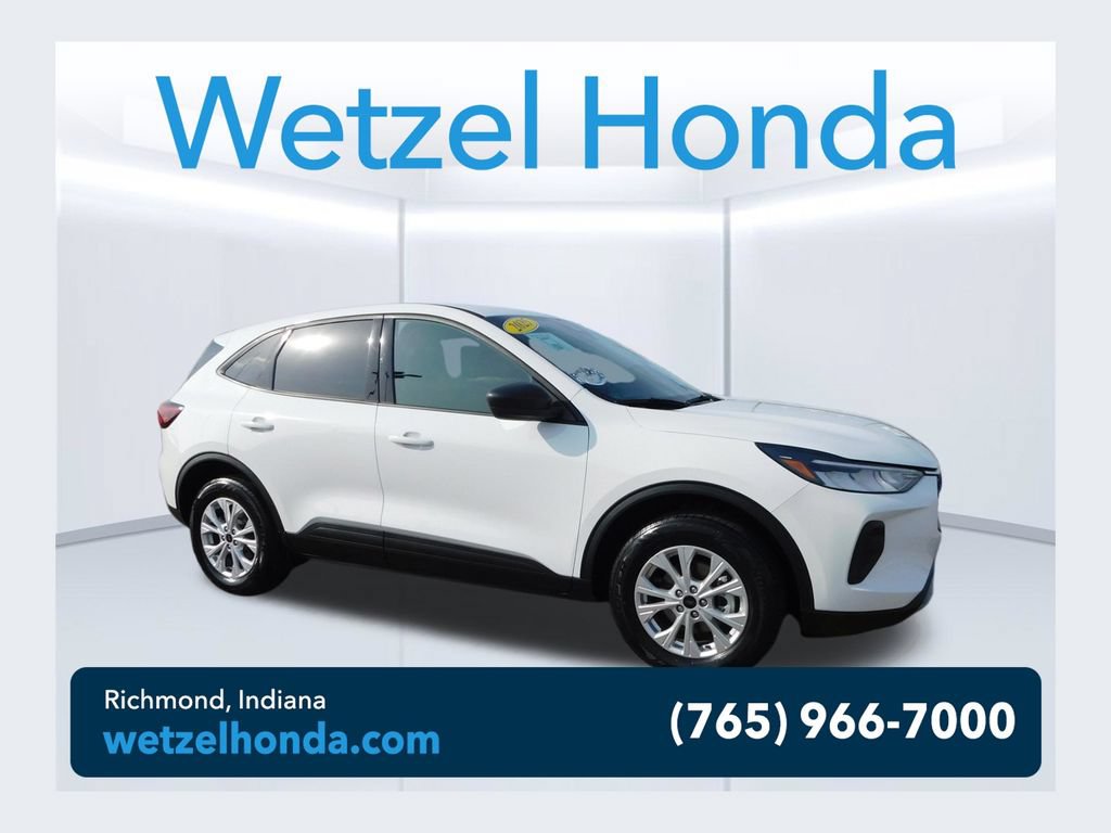 Used 2025 Ford Escape Active AWD/4WD image 1