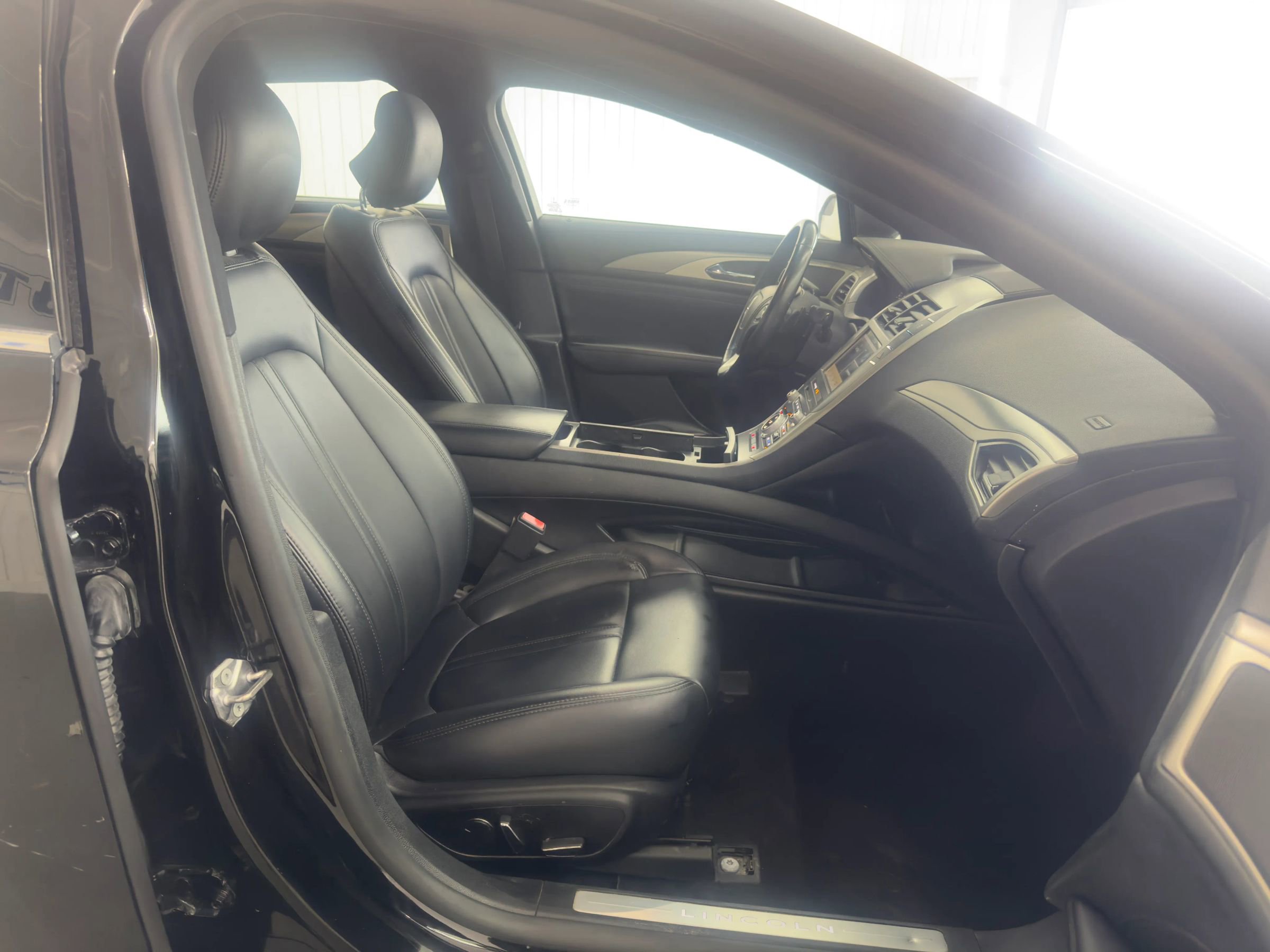 Used 2017 Lincoln MKZ Premiere FWD image 10