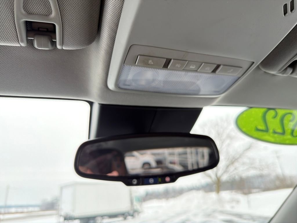 Used 2022 Chevrolet Trax LT w/ LT Convenience Package image 18