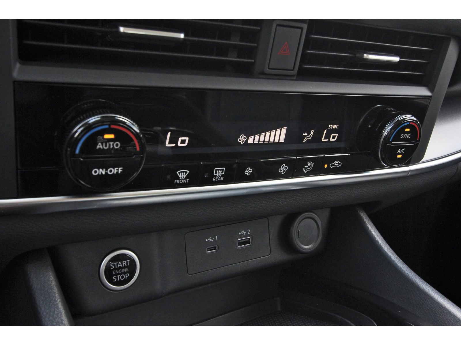 Used 2023 Nissan Rogue SV FWD image 25