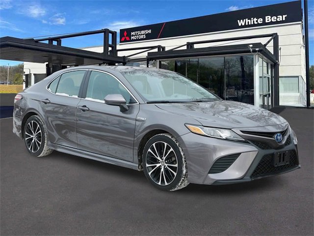 Used 2020 Toyota Camry SE image 1