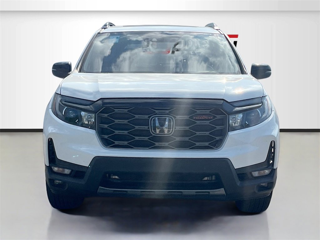 Used 2023 Honda Passport TrailSport image 2