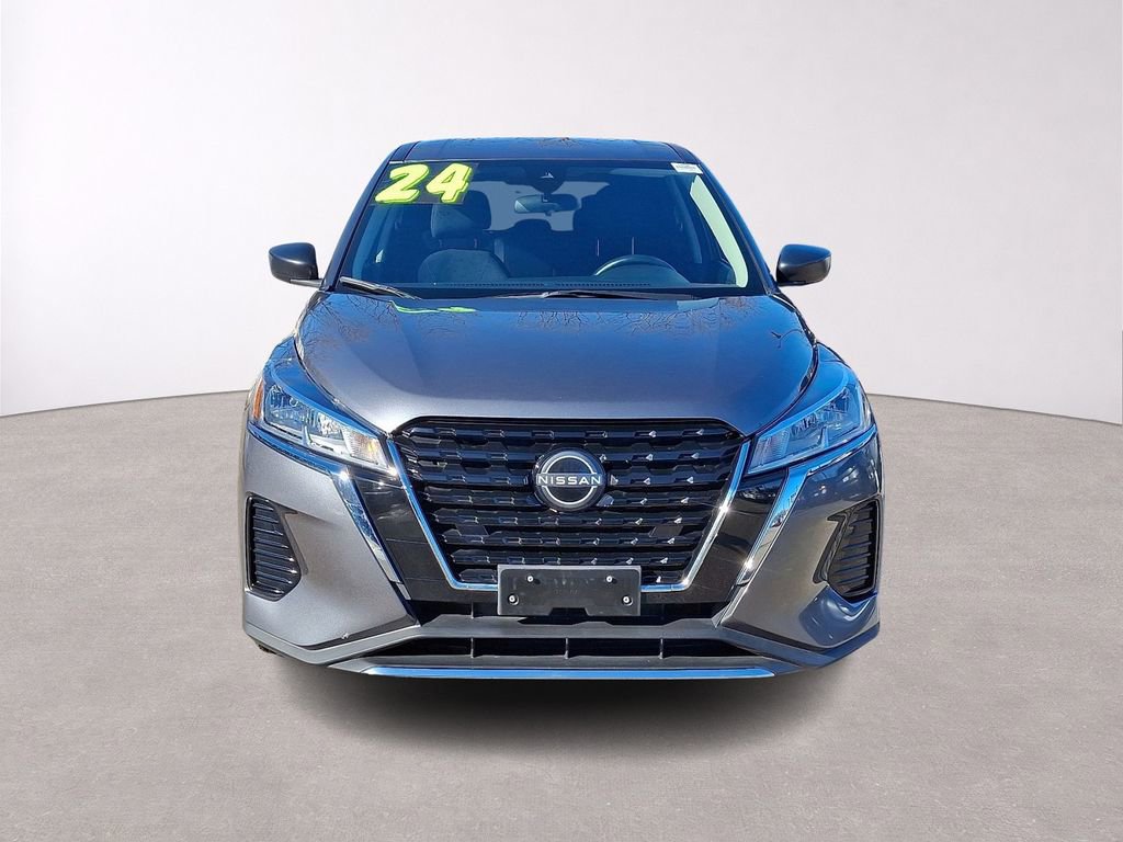 Used 2024 Nissan Kicks S image 2