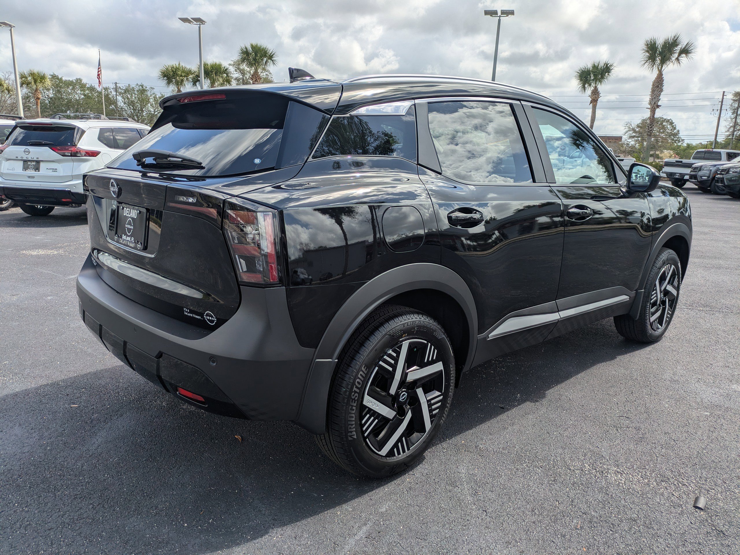 New 2026 Nissan Kicks SV image 4