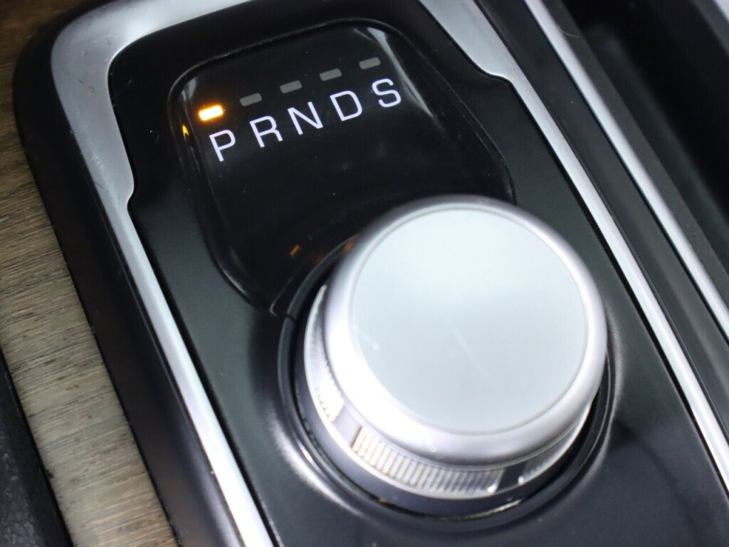 Used 2018 Chrysler 300 C w/ Safetytec Plus Group image 26