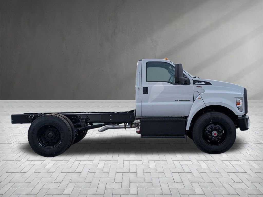 New 2025 Ford F750 2WD Regular Cab Super Duty image 17