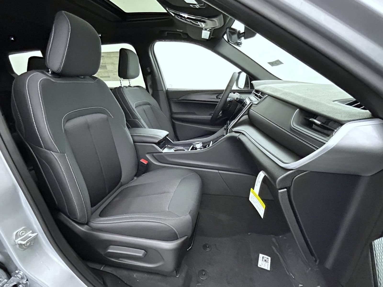 New 2026 Jeep Grand Cherokee L Laredo AWD/4WD image 15