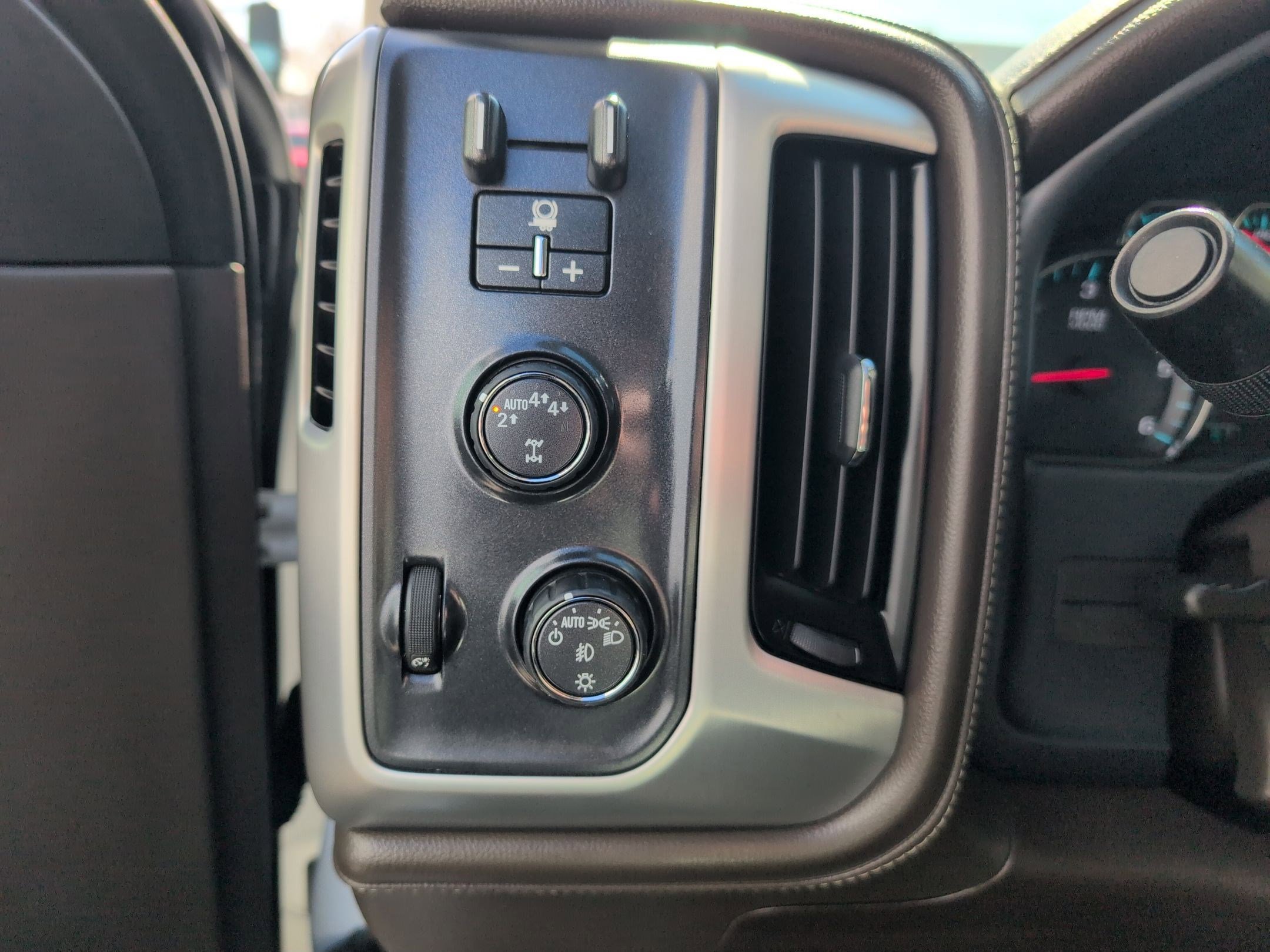 Used 2018 GMC Sierra 1500 SLT image 23