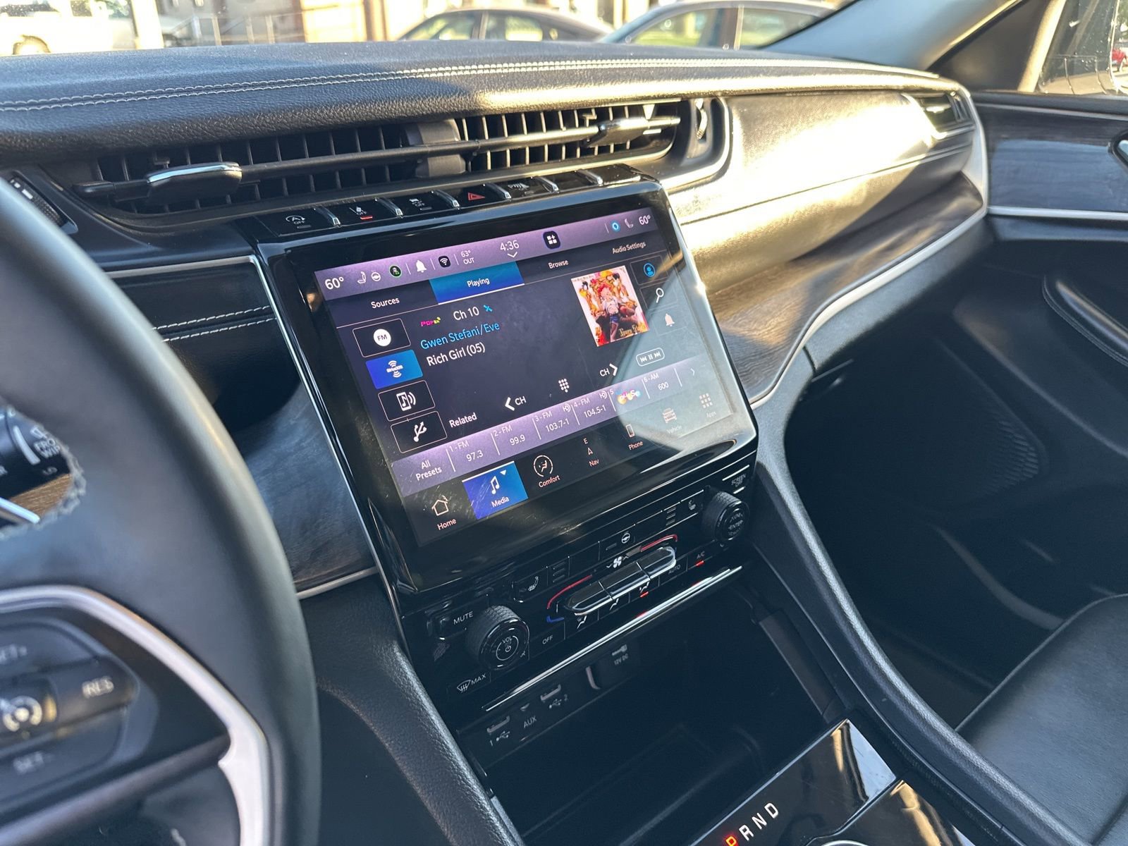 Used 2023 Jeep Grand Cherokee Limited image 27