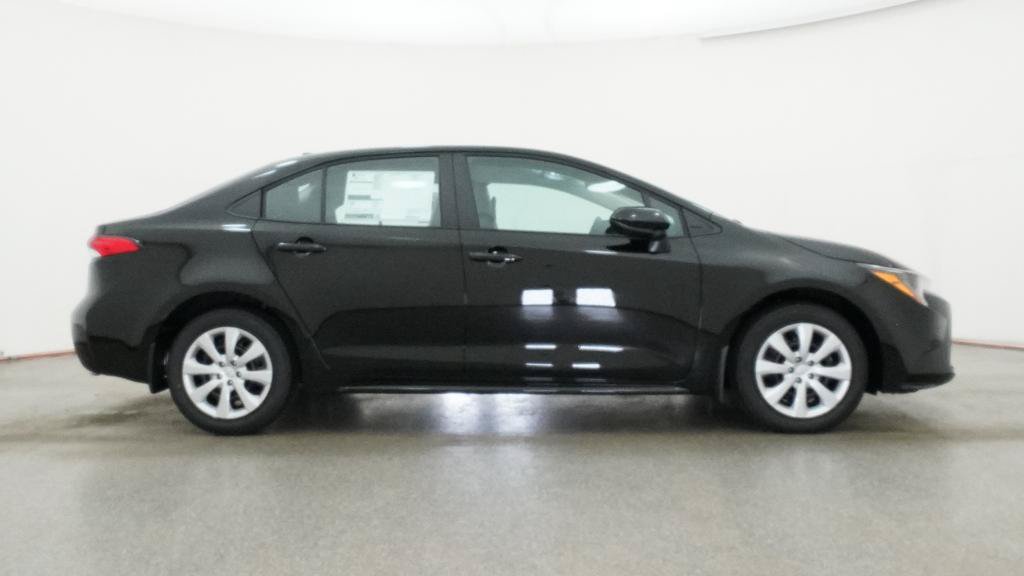 New 2027 Toyota Corolla LE FWD image 30