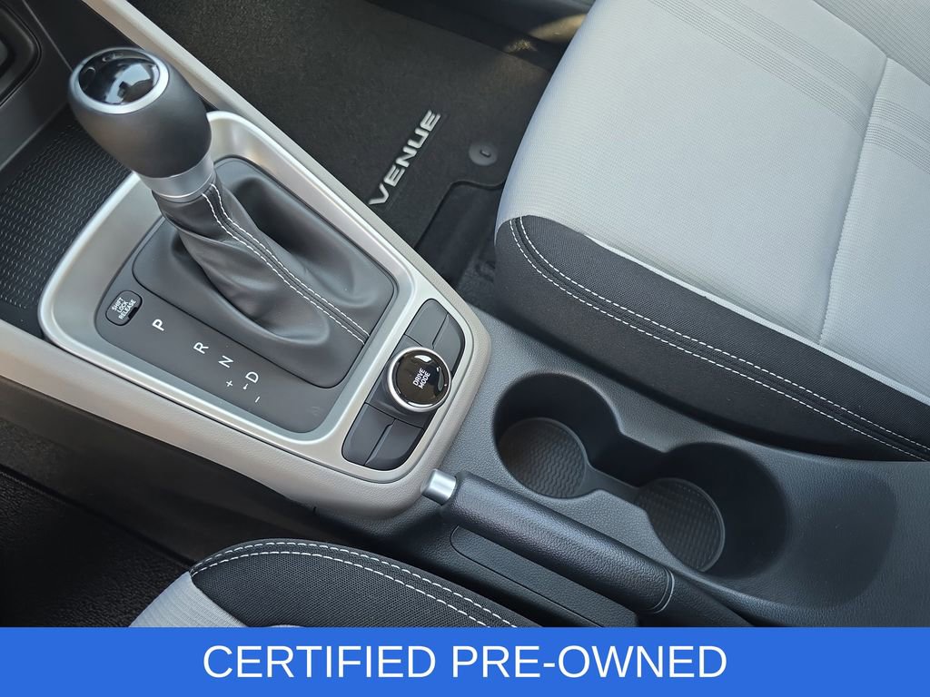 Used 2025 Hyundai Venue SEL FWD image 24
