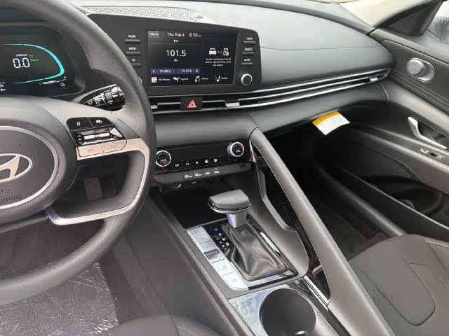 New 2026 Hyundai Elantra Hybrid FWD image 29