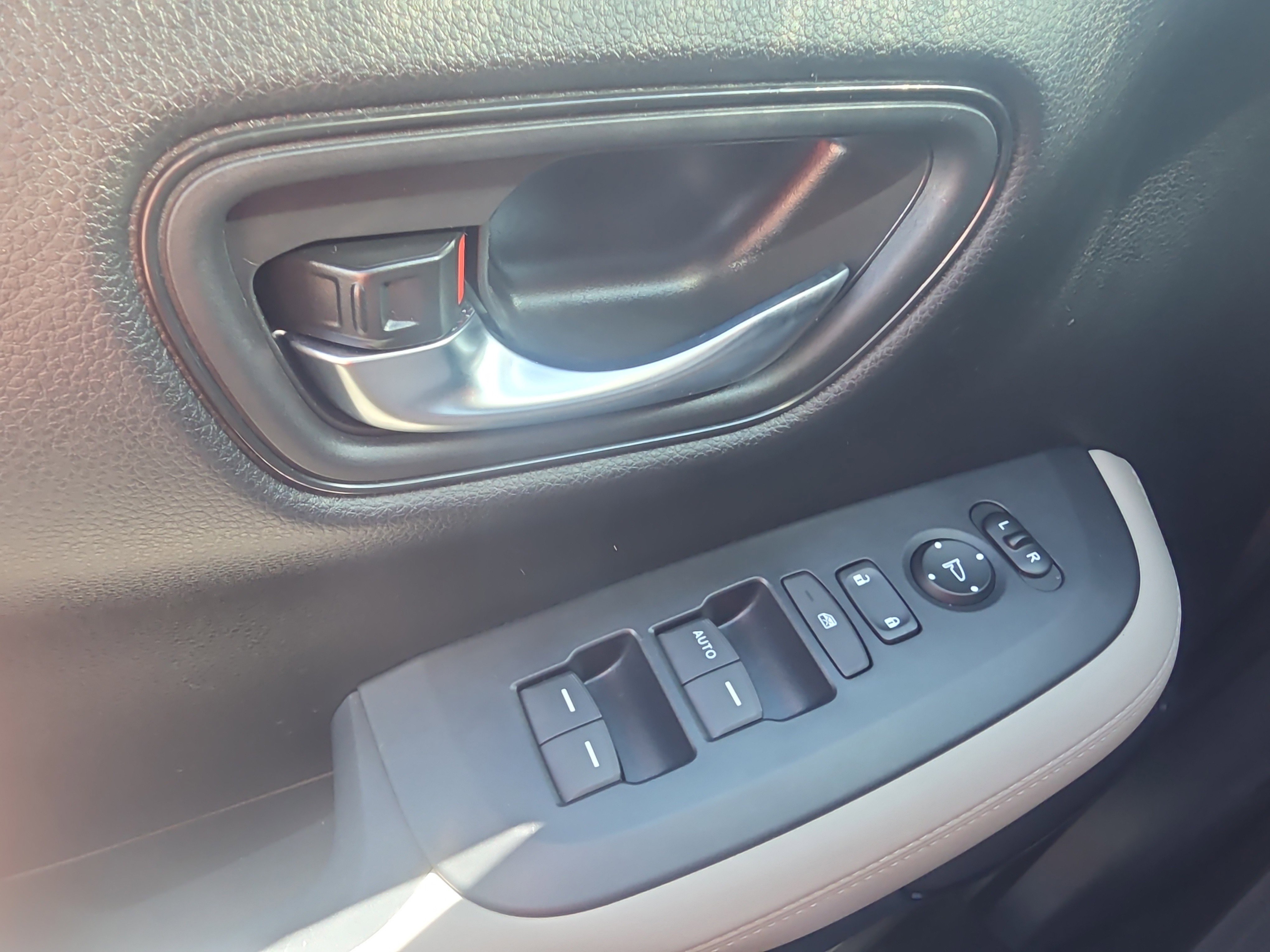 Used 2023 Honda HR-V LX image 27