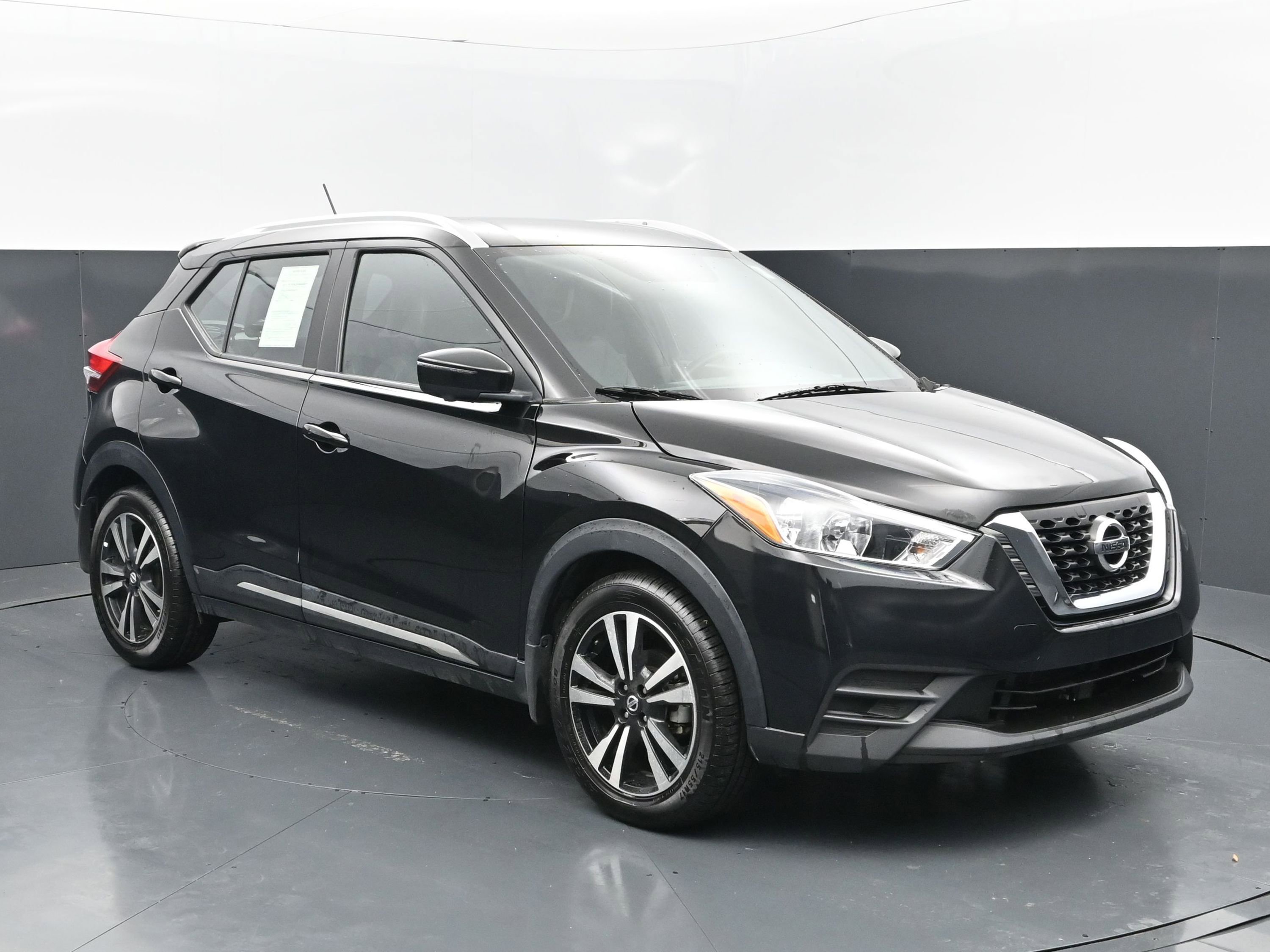 Used 2020 Nissan Kicks SR w/ SR Premium Package image 7