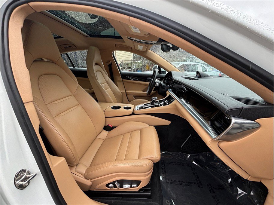 Used 2017 Porsche Panamera 4 AWD/4WD image 44