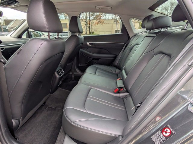Used 2022 Hyundai Sonata Limited w/ Preferred Accessory Package image 13