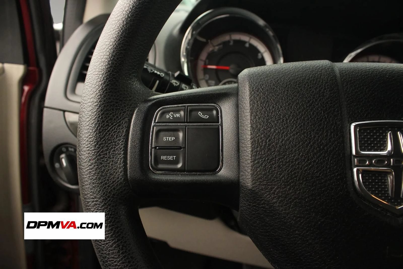 Used 2018 Dodge Grand Caravan SE w/ UConnect Hands-Free Group FWD image 23