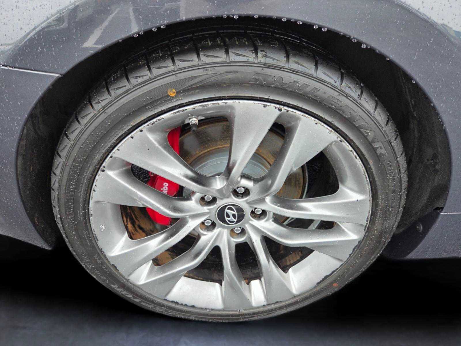 Used 2014 Hyundai Genesis 2.0T RWD image 18
