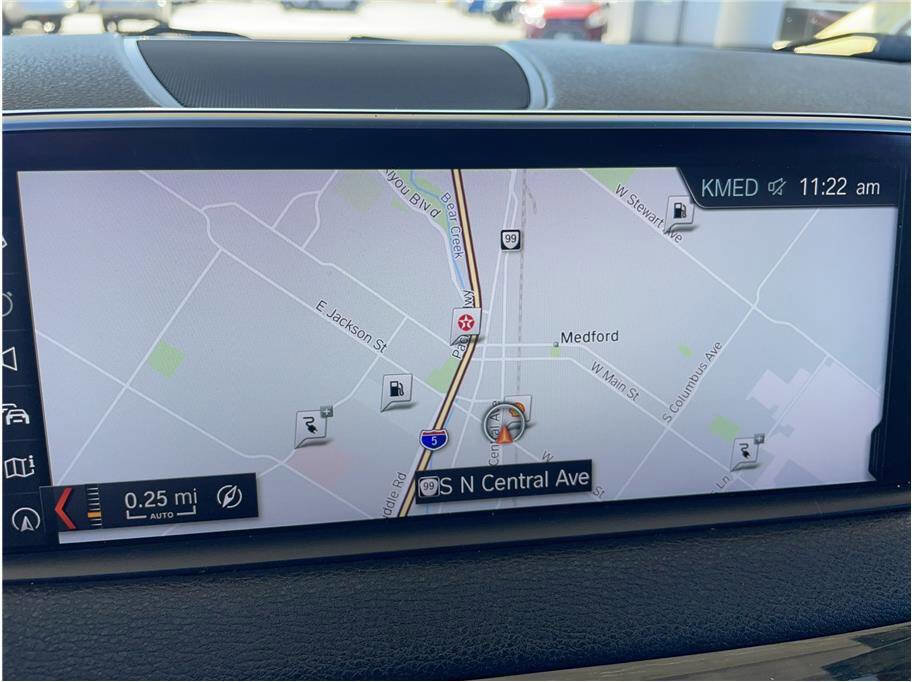 Used 2018 BMW X5 xDrive40e image 12