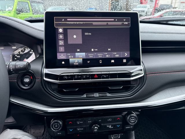 Used 2024 Jeep Compass Trailhawk image 25